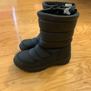 Magellan Outdoors Youth Snow Boots